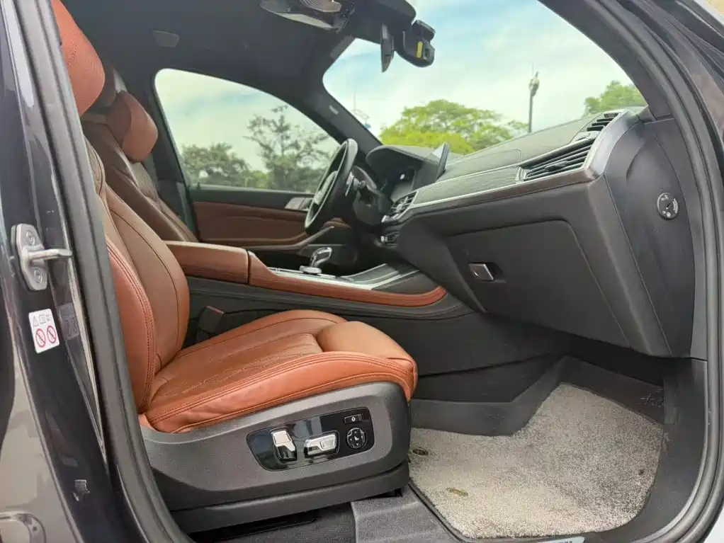 BMW X7 — миниатюра 17