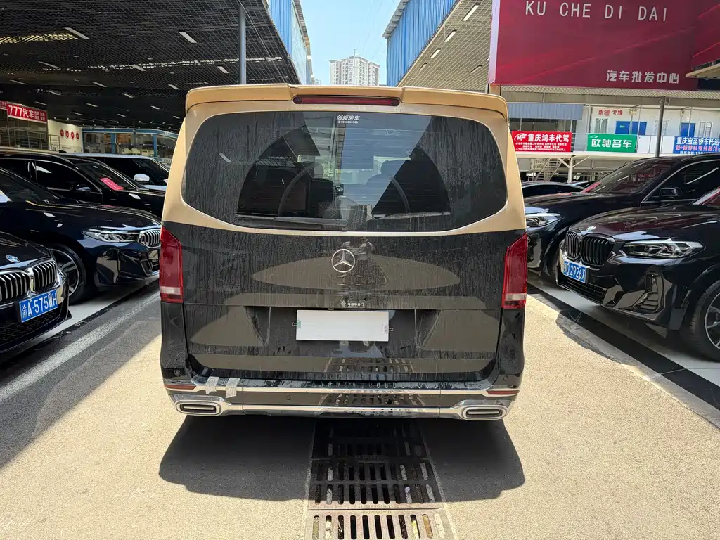 Mercedes-Benz Vito 2021 2.0T Elite 7 мест