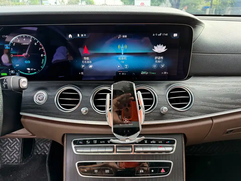 Mercedes-Benz E-Class New Energy — миниатюра 9