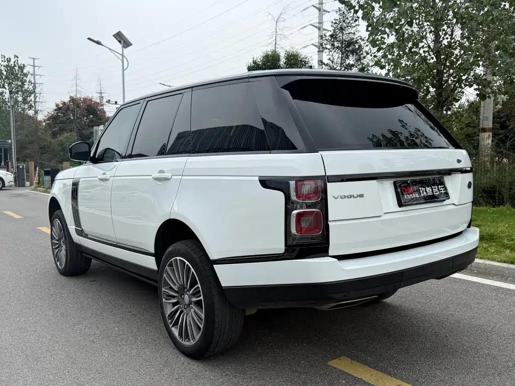 Land Rover Range Rover — миниатюра 5