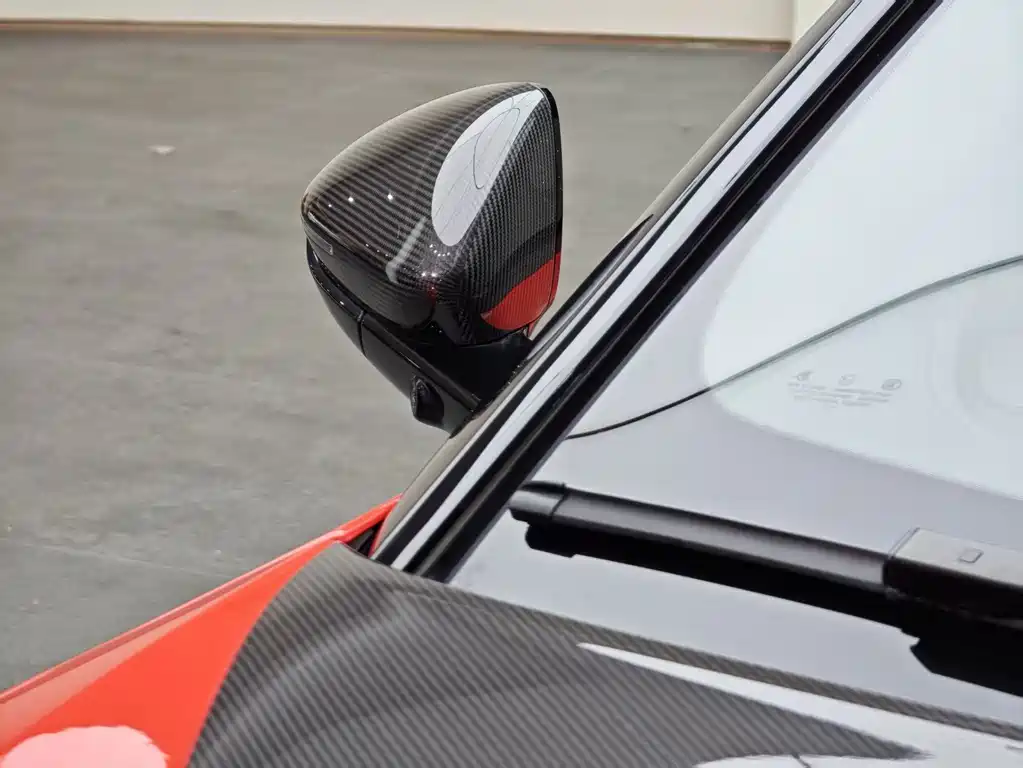 LOTUS SPORTS CAR EMEYA FLOWERS