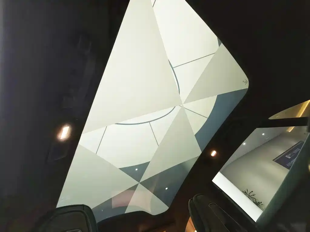 LOTUS SPORTS CAR EMEYA FLOWERS