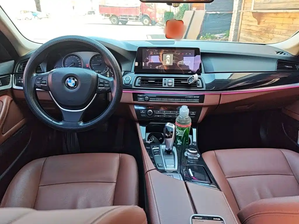 BMW 5 Series — миниатюра 10