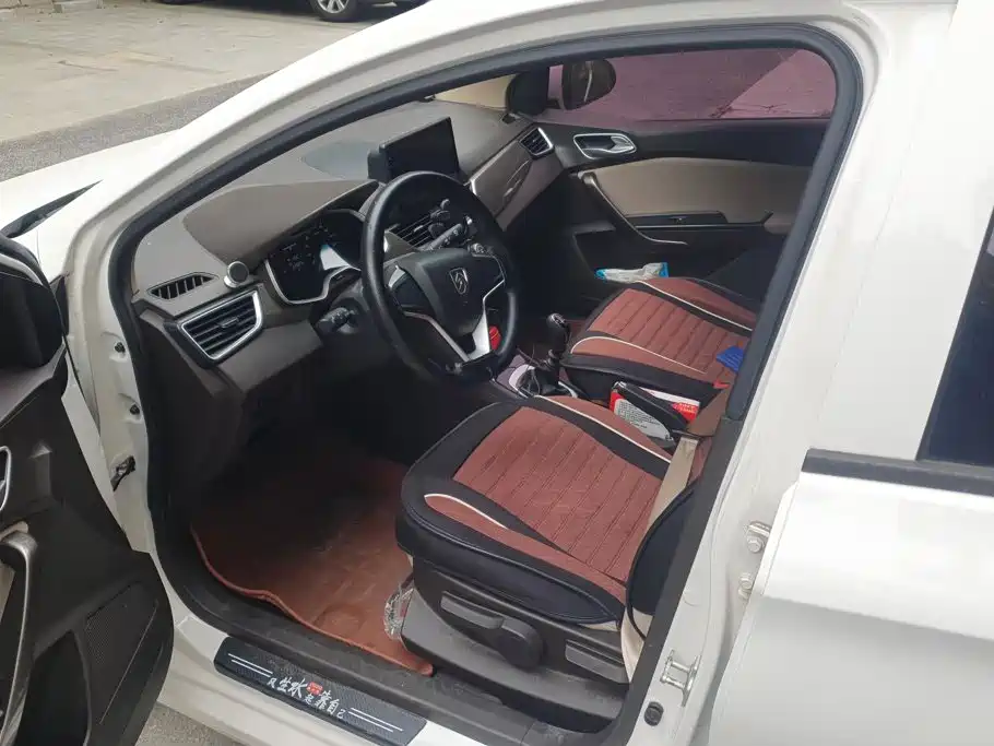 Baojun 310W — миниатюра 9