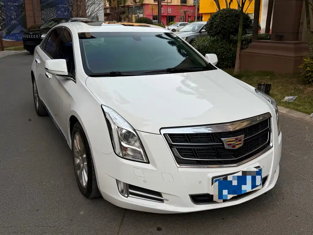 CADILLAC XTS