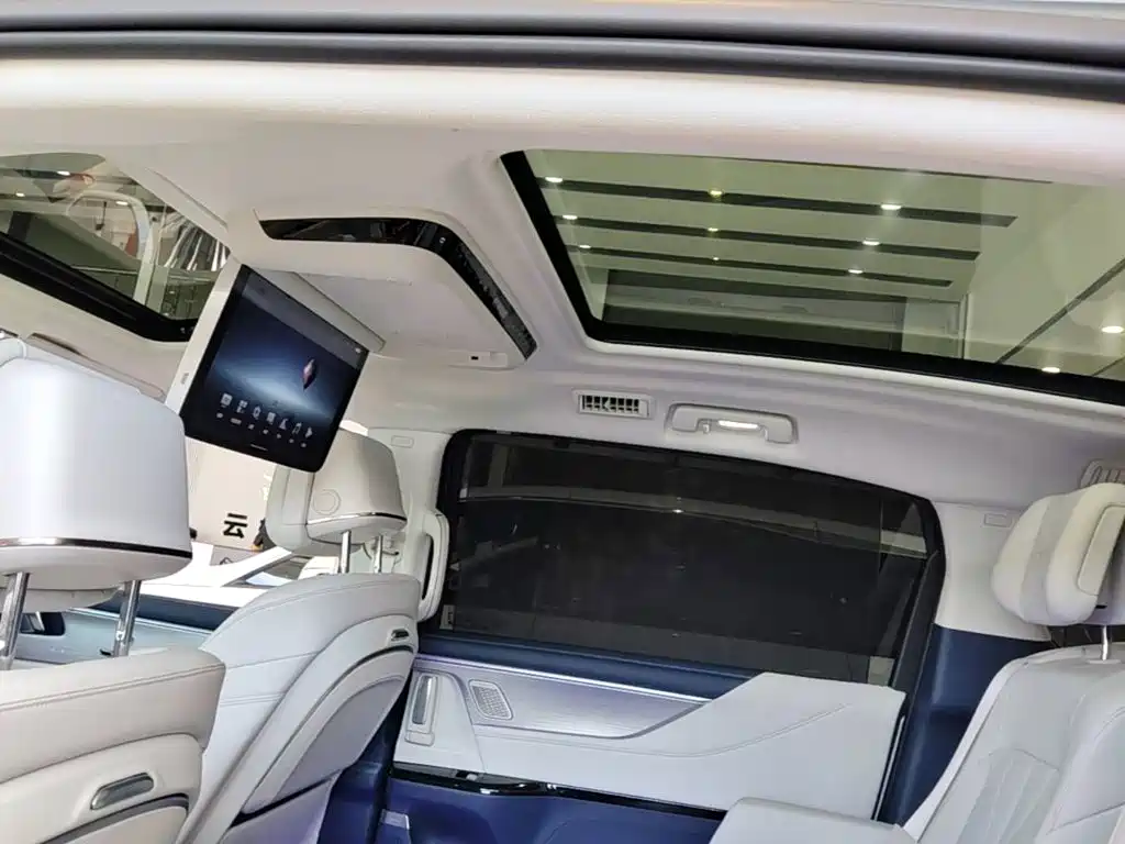Buick GL8 Hybrid — миниатюра 18
