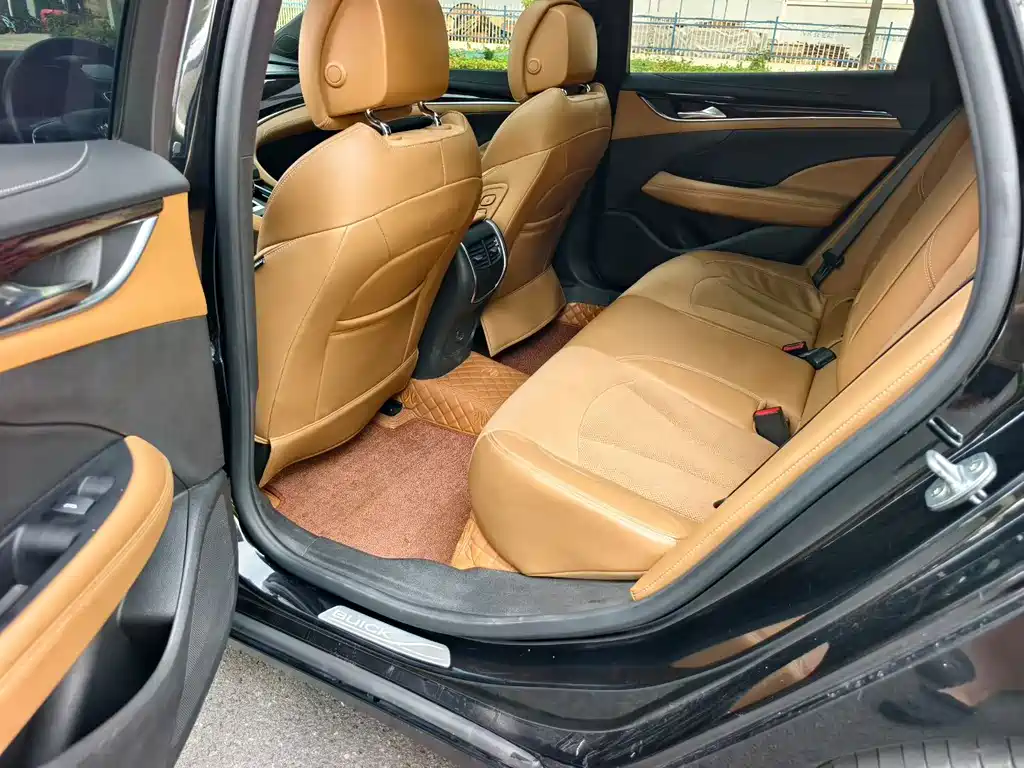 Buick LaCrosse 2021 652T Luxury