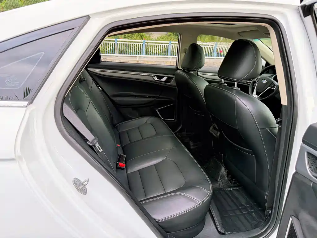 Geely Emgrand GL — миниатюра 13