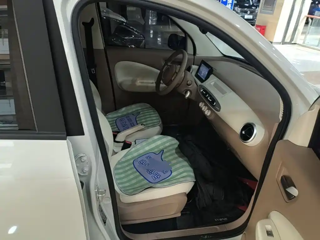 Wuling MINIEV — миниатюра 25