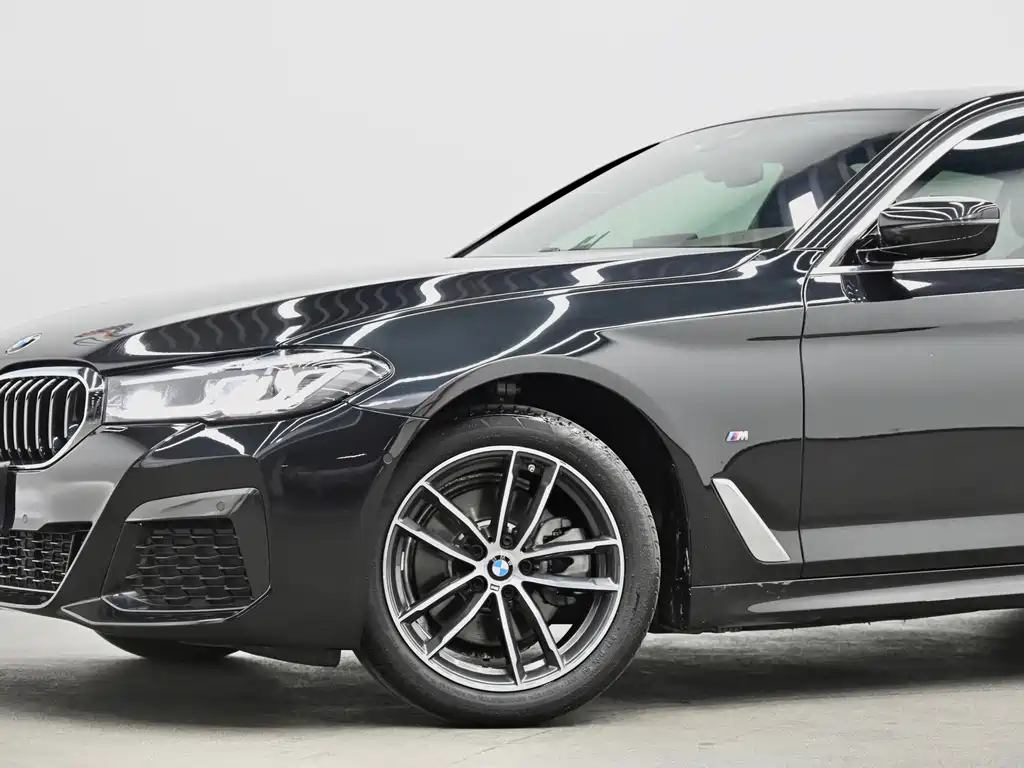 BMW 5 Series — миниатюра 26