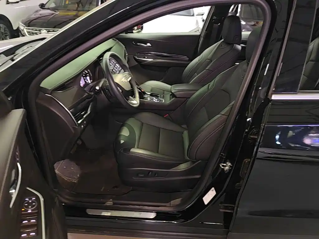 Cadillac XT4 — миниатюра 11