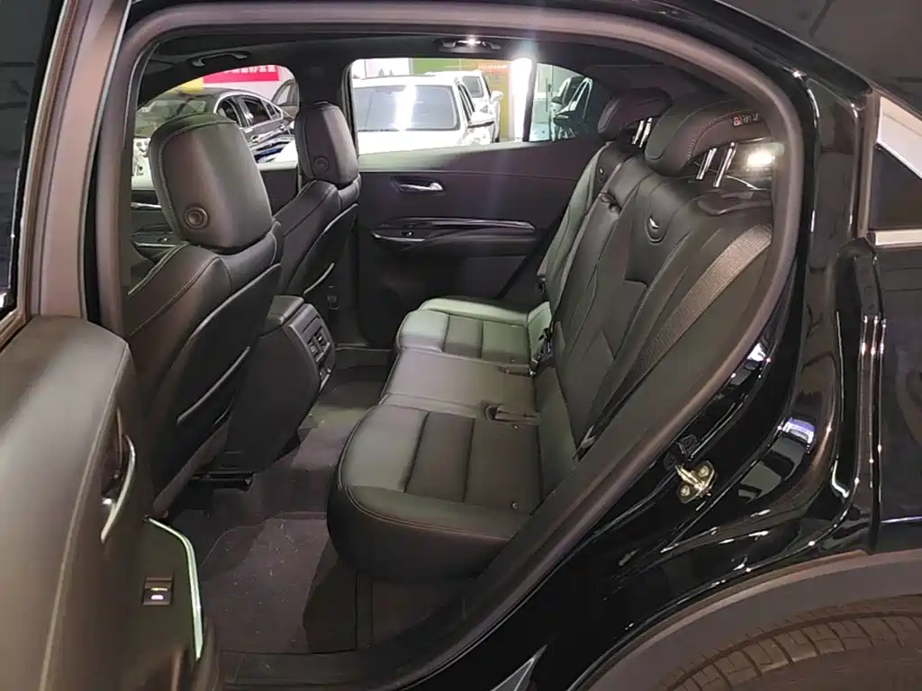 Cadillac XT4 — миниатюра 13