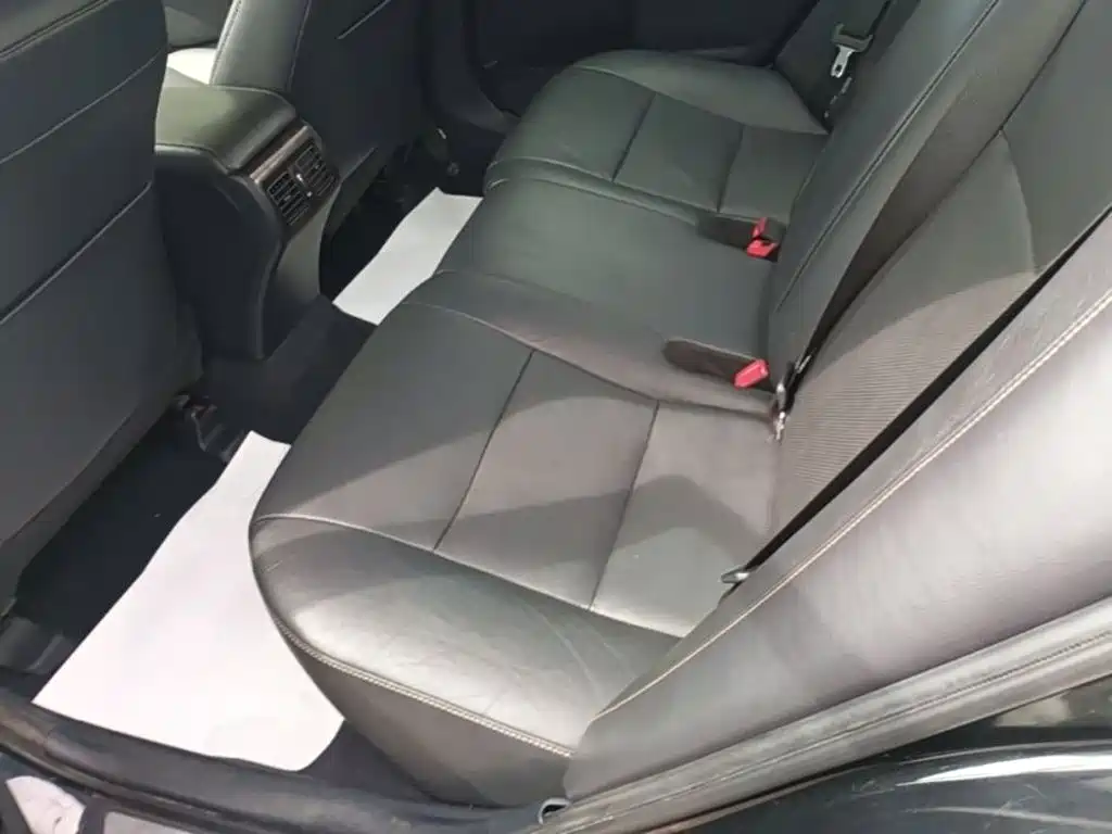 Toyota Camry — миниатюра 17