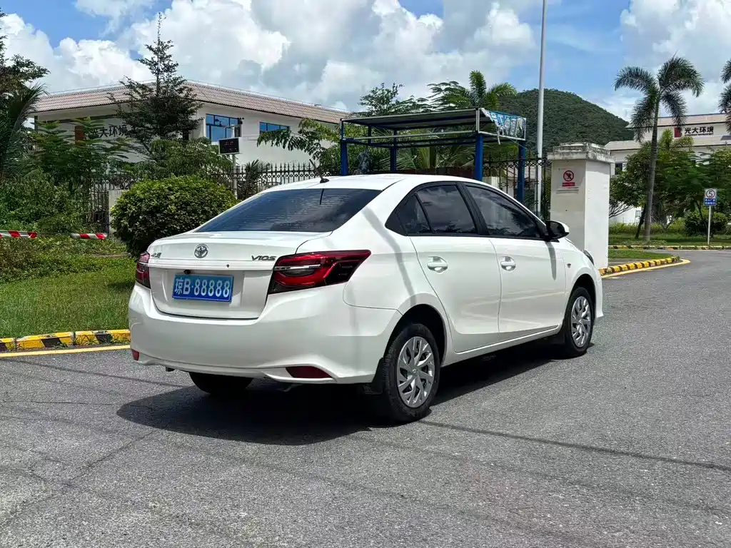 Toyota Vios — миниатюра 7