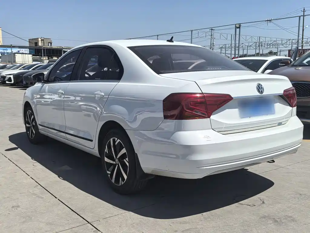 Volkswagen Jetta — миниатюра 11