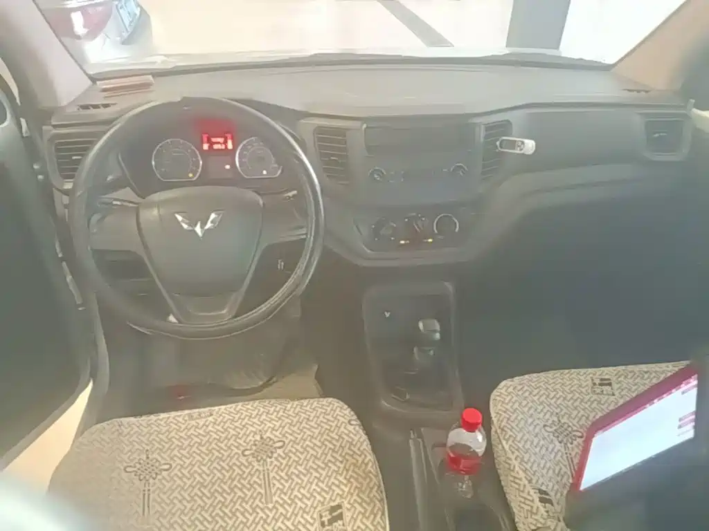 Wuling Hongguang V — миниатюра 10