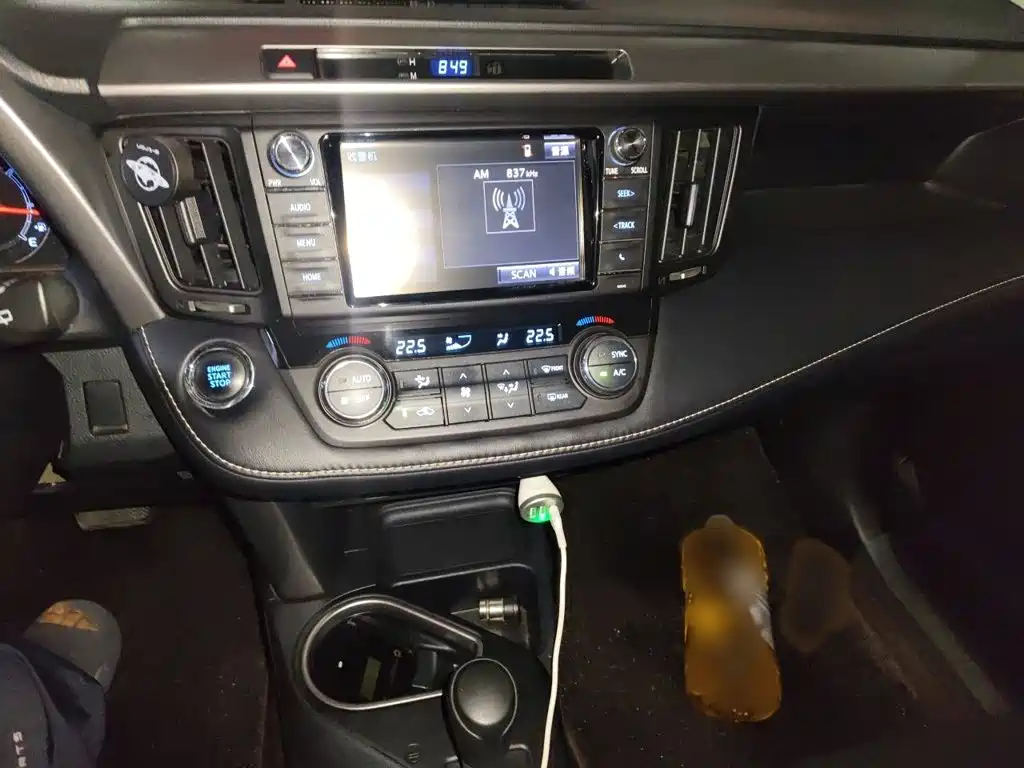 Toyota RAV4 — миниатюра 6