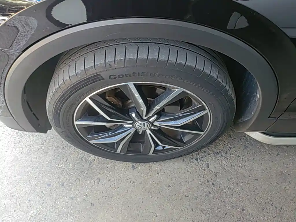 Volkswagen Tiguan L — миниатюра 23