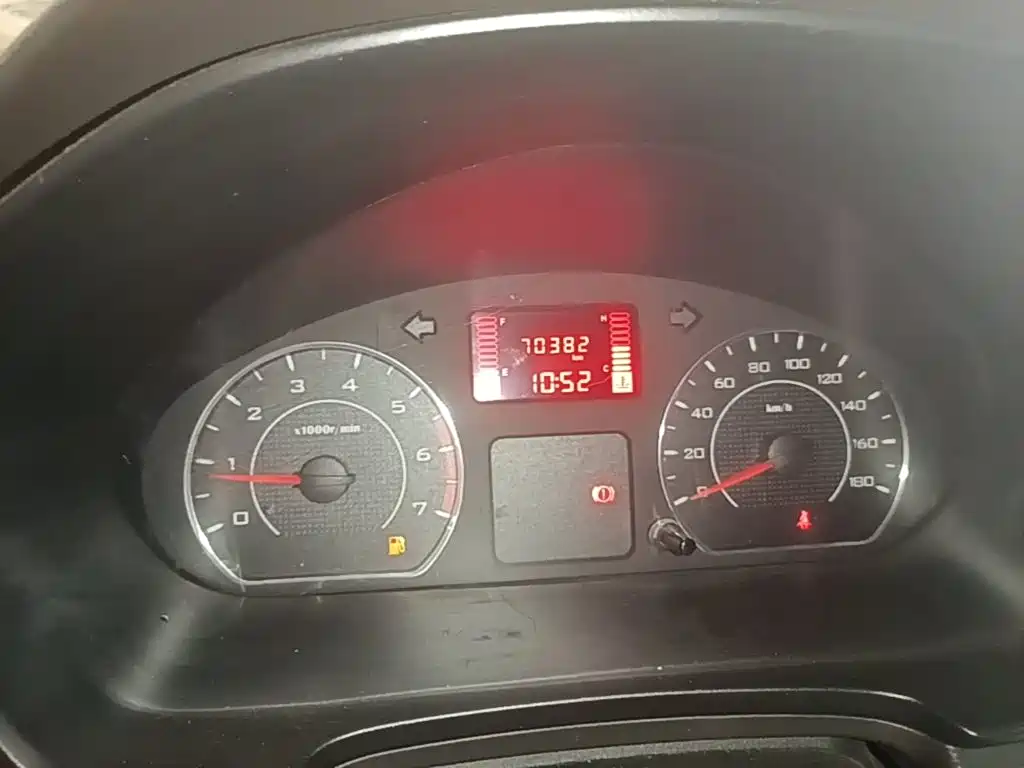 Wuling Hongguang V — миниатюра 12