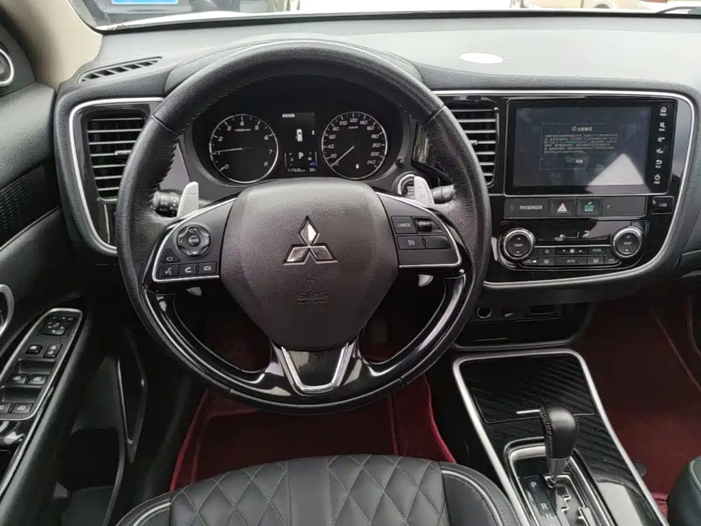 Mitsubishi Outlander — миниатюра 11