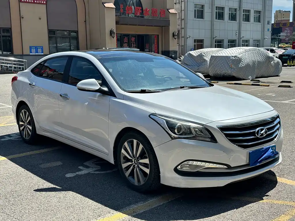 Hyundai Mistra 2014 1.8L AT Luxury DLX