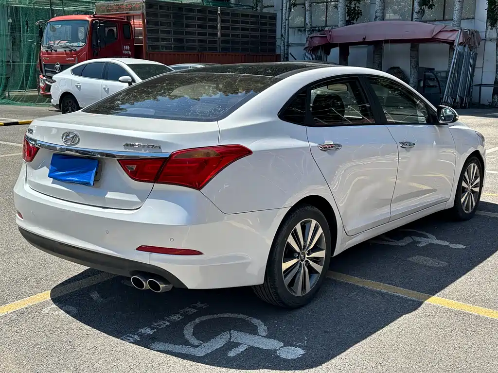 Hyundai Mistra 2014 1.8L AT Luxury DLX