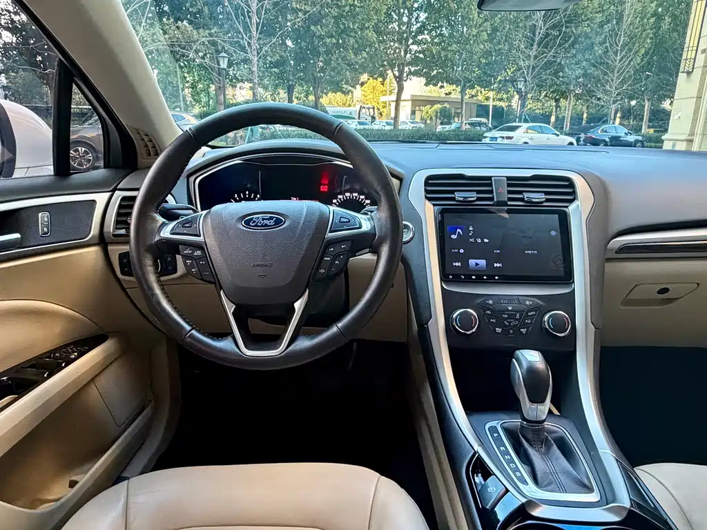 Ford Mondeo — миниатюра 10