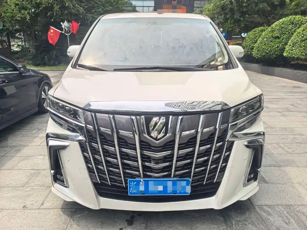 Toyota Alphard — миниатюра 2