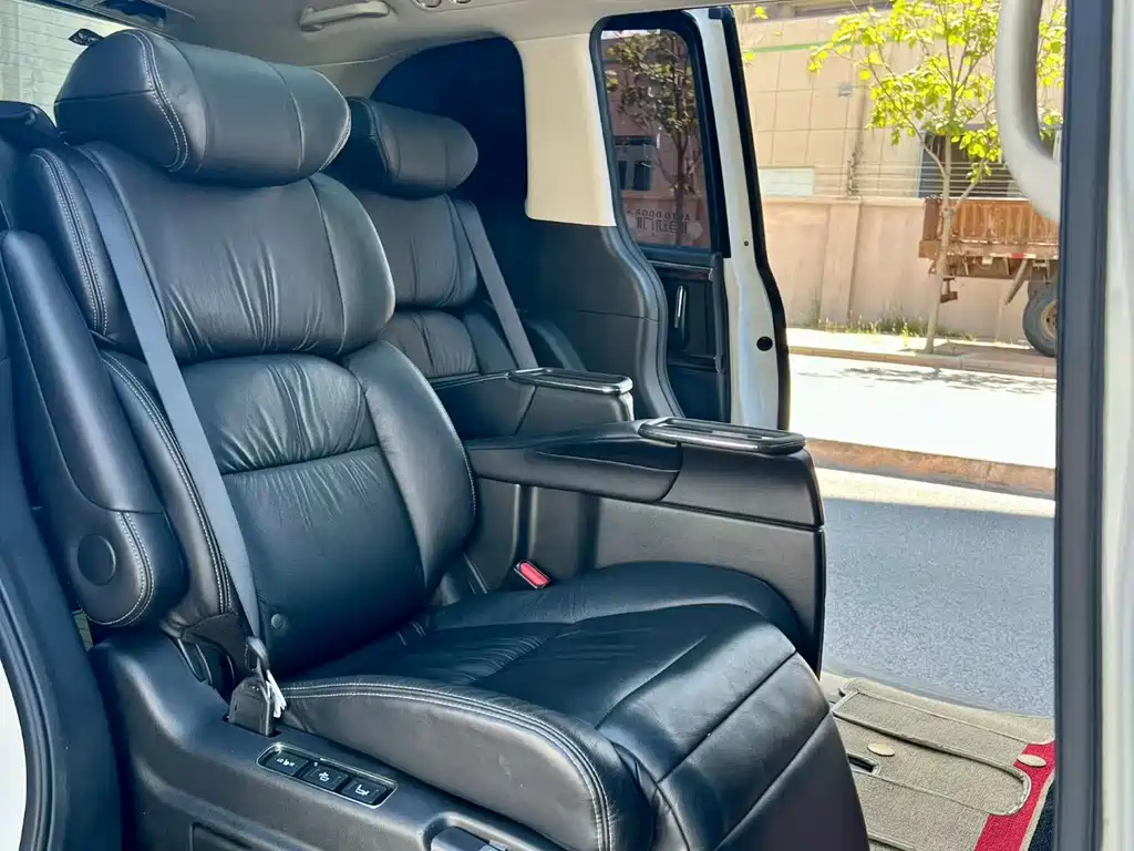 Honda Elysion — миниатюра 9
