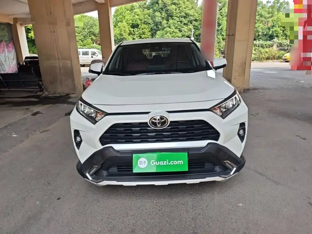 Toyota RAV4 — миниатюра 3