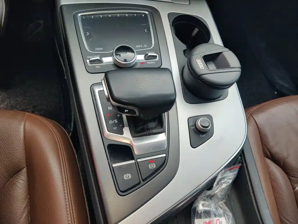 Audi Q7 — миниатюра 10