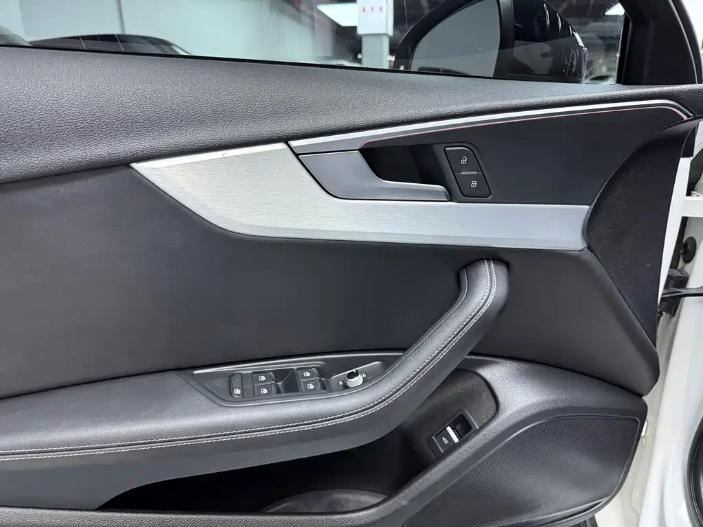 Audi A4L — миниатюра 8
