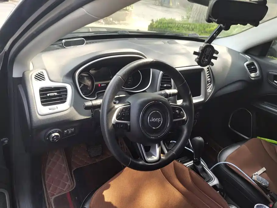 Jeep Compass — миниатюра 12