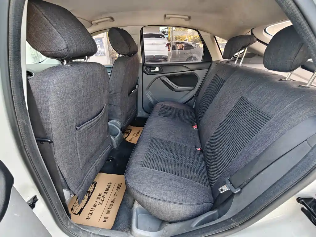 Ford Focus — миниатюра 8