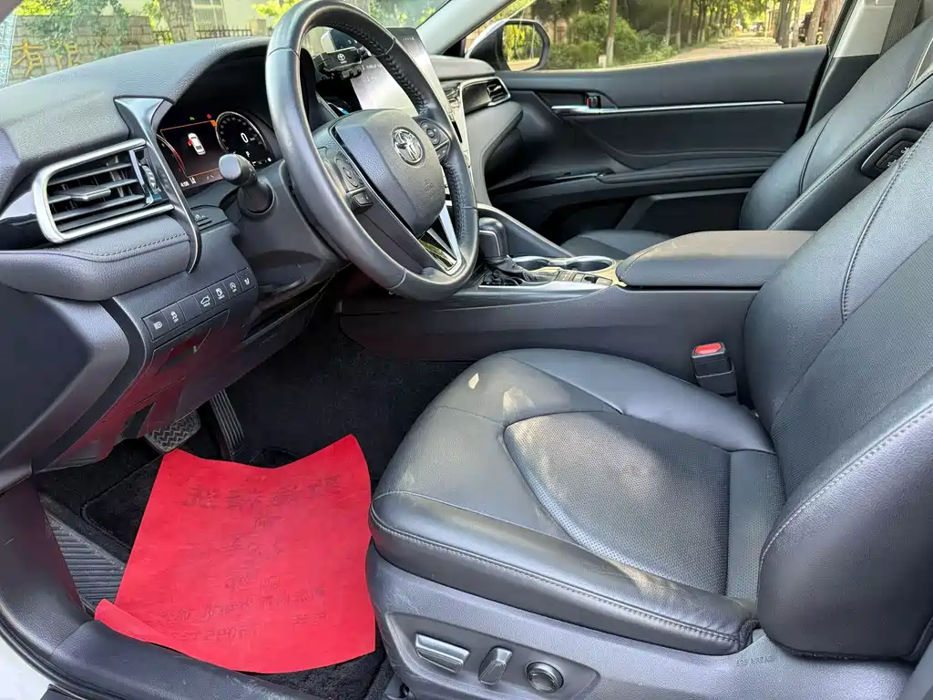 Toyota Camry — миниатюра 7