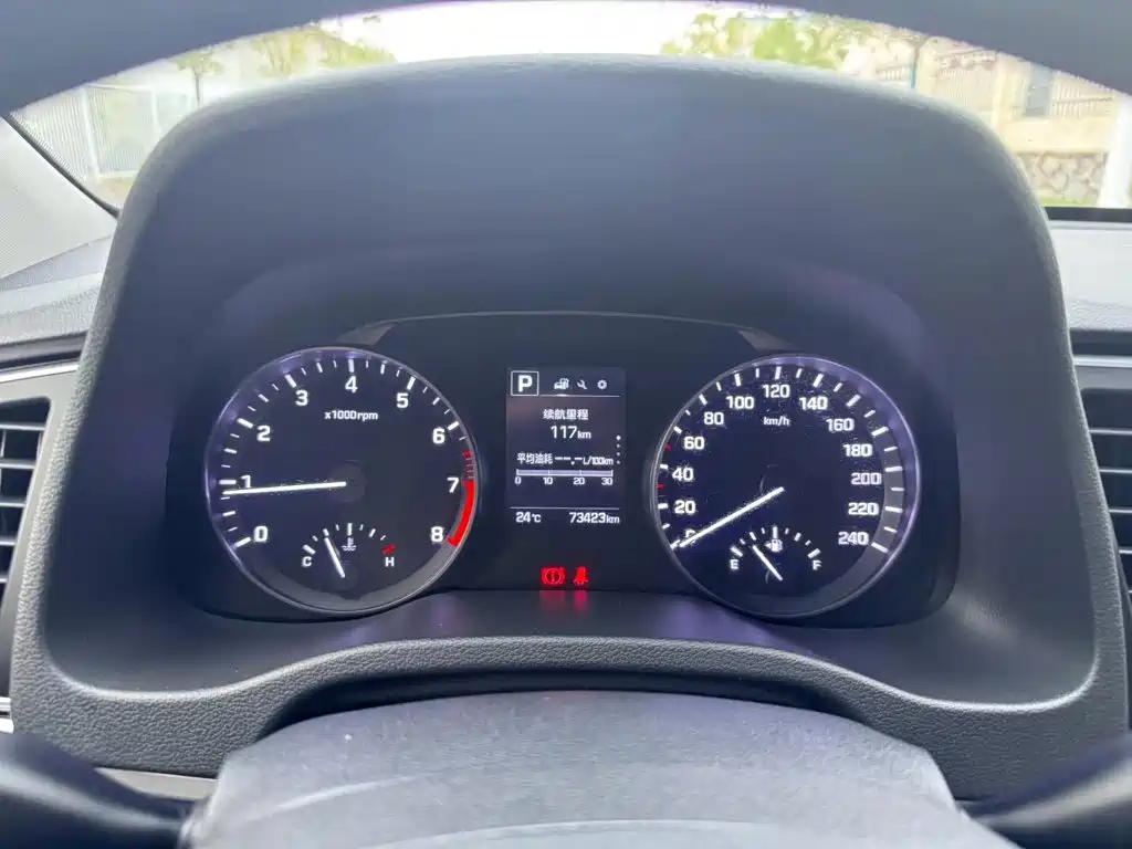Hyundai Elantra — миниатюра 14