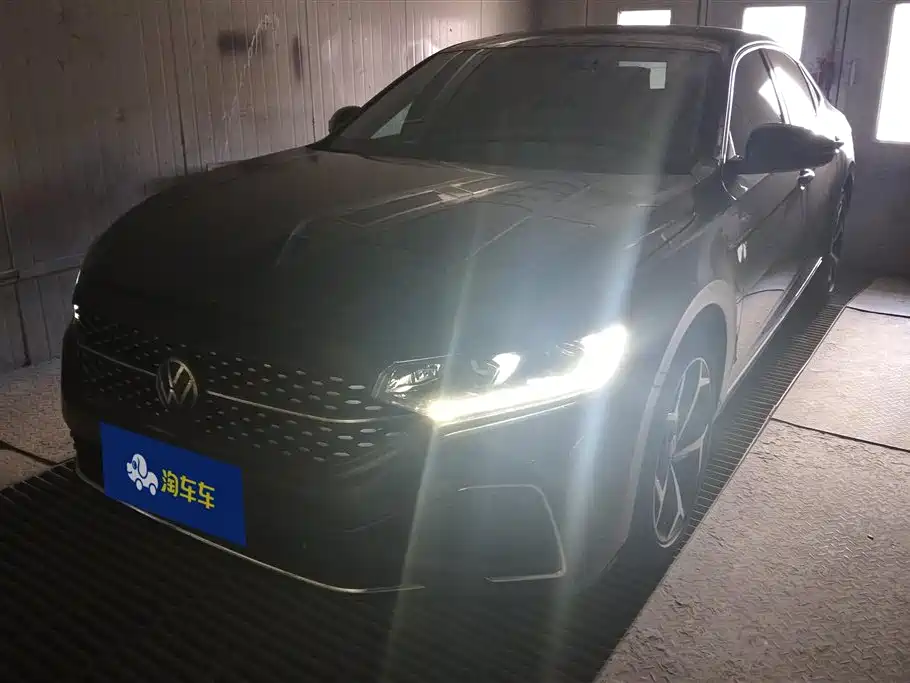 Volkswagen Passat 2025 380TSI