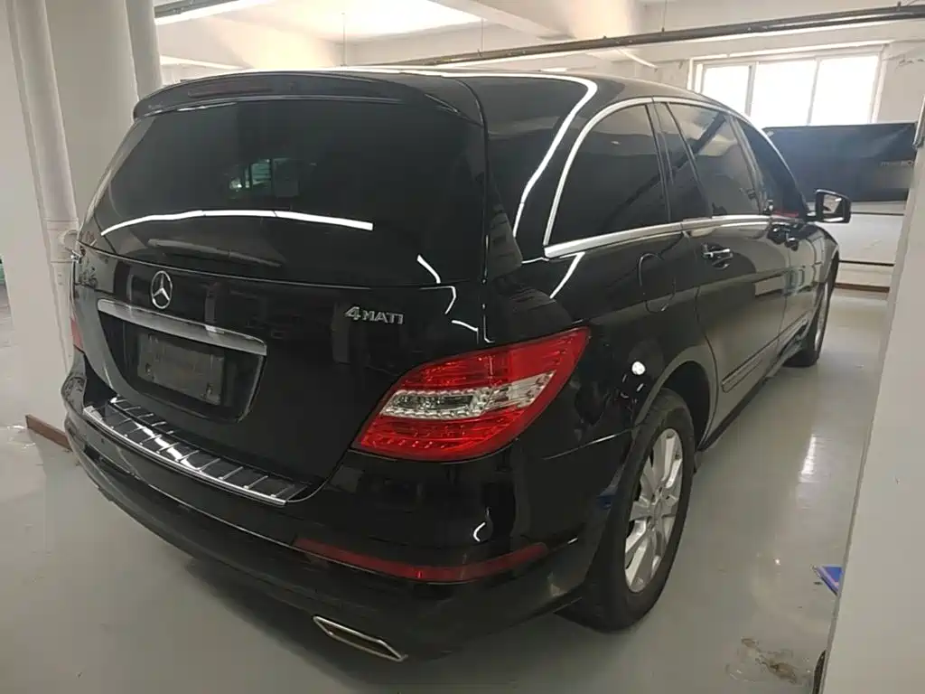 Mercedes-Benz R 2017 R 320 4MATIC