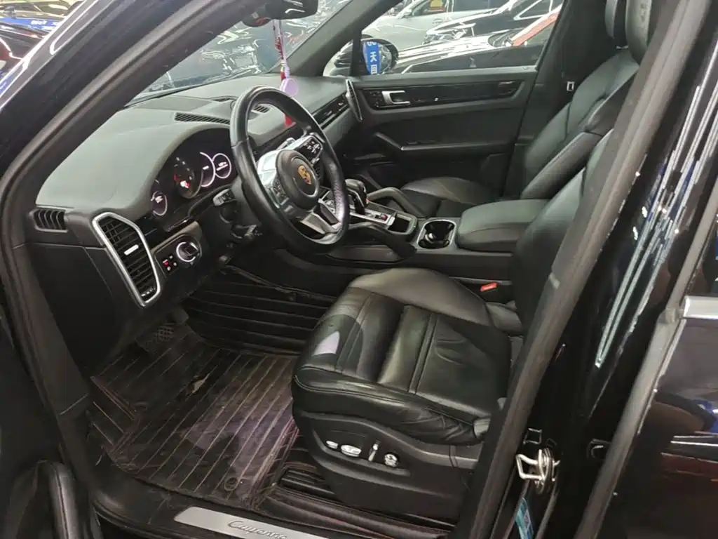 Porsche Cayenne — миниатюра 15