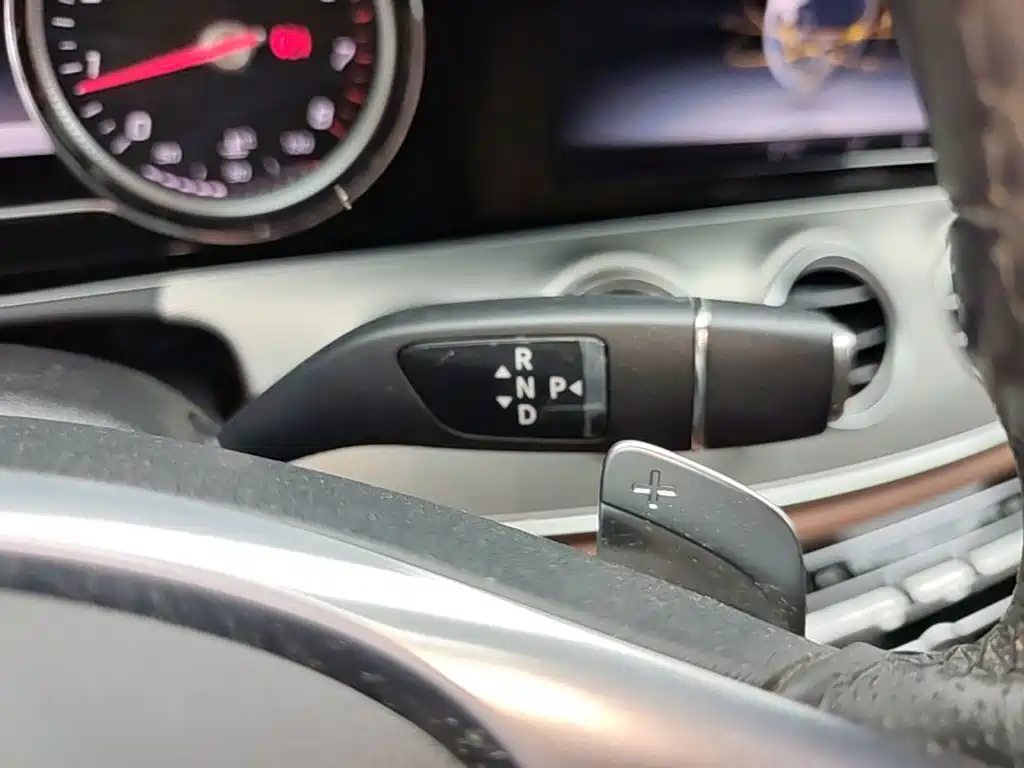 Mercedes-Benz E-Class — миниатюра 14