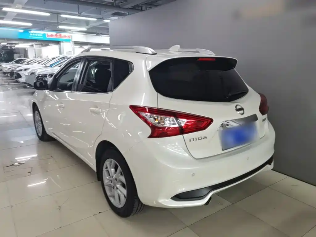 Nissan Tiida — миниатюра 5