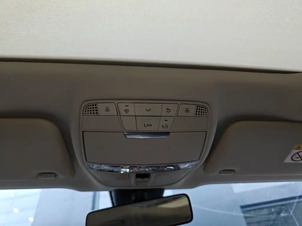Mercedes-Benz E-Class — миниатюра 18