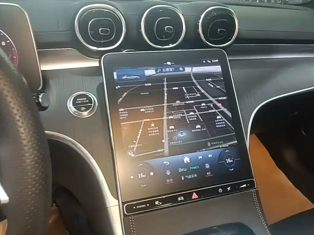 Mercedes-Benz C-Class — миниатюра 13