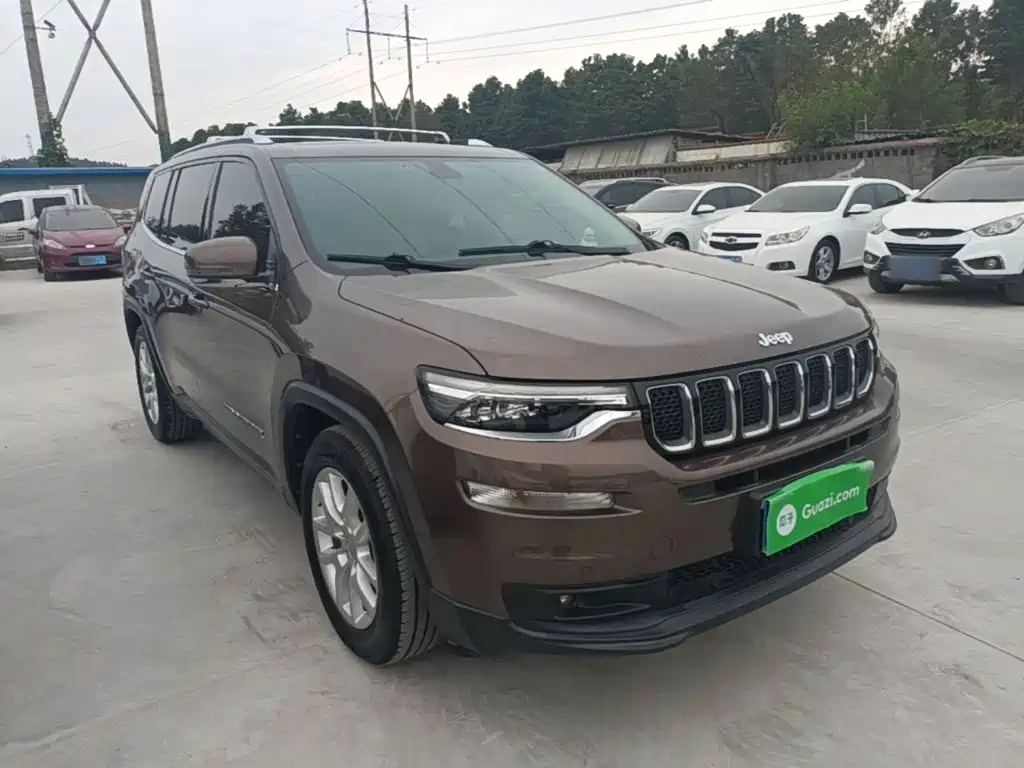Jeep Commander — миниатюра 4