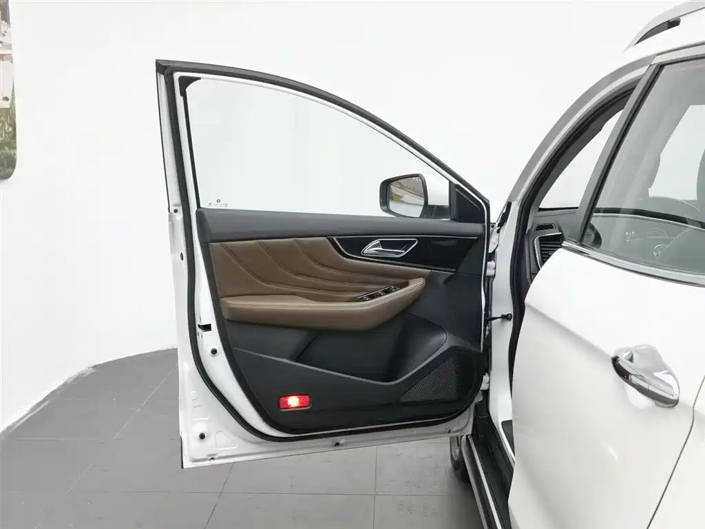 Dongfeng AX7 2018 1.6T AT Luxury