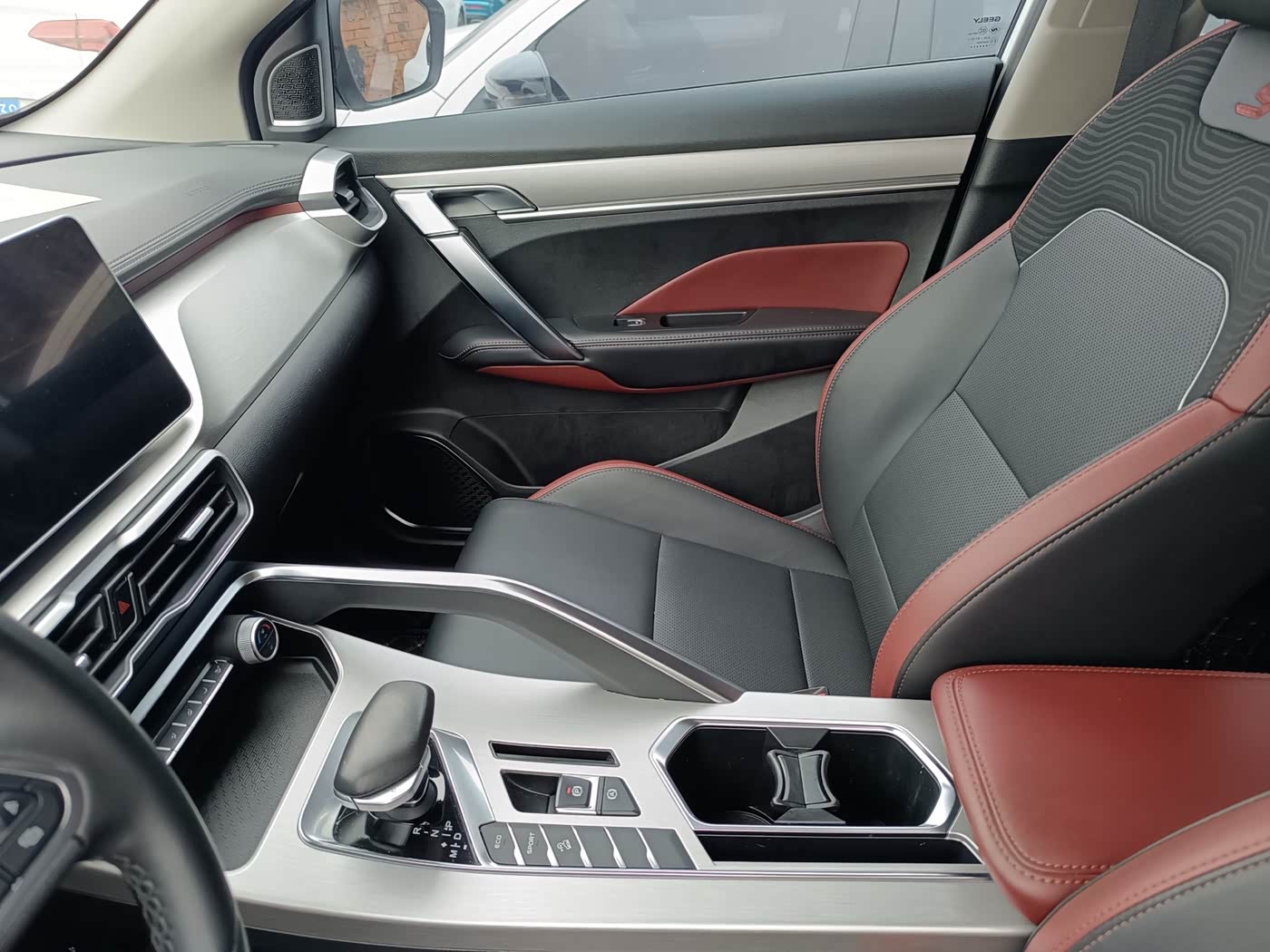 Geely Binyue 1.4 л 2021 г. Белый, пробег 29000 км