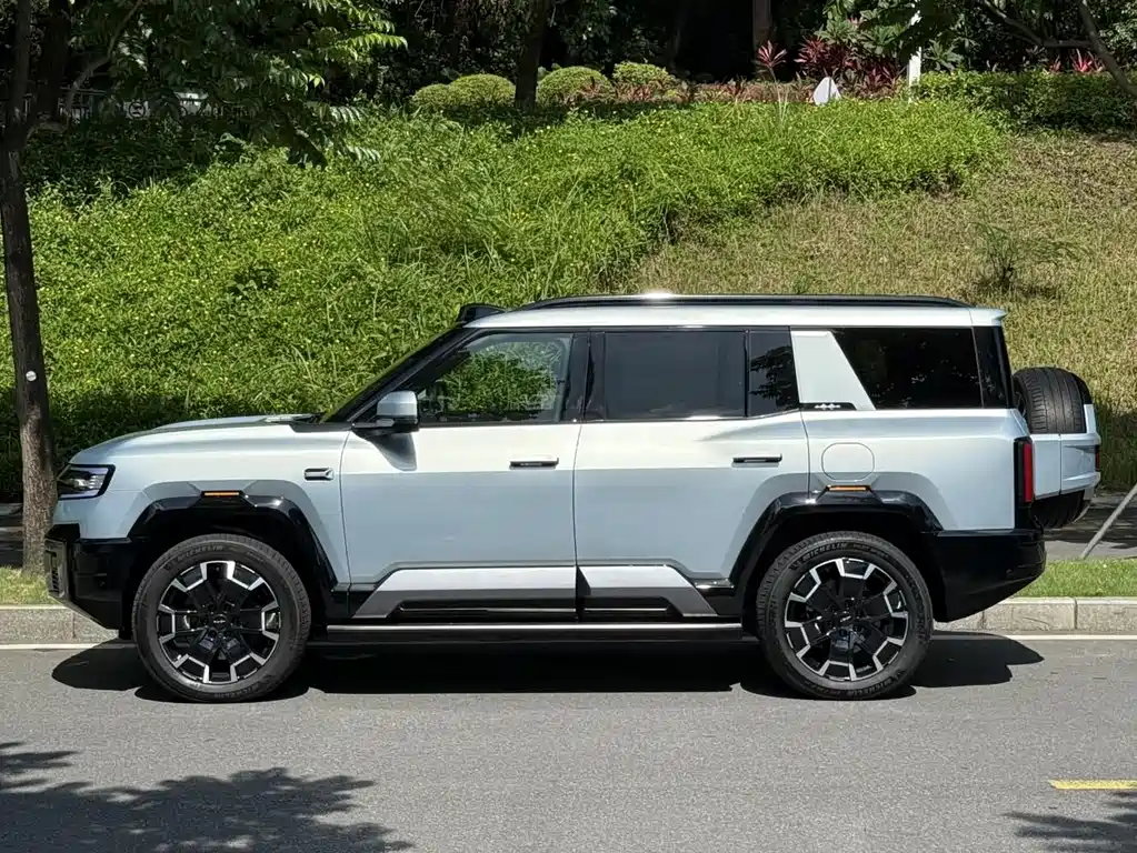 Fangchengbao Leopard 8 8 2025 Luxury 7 мест