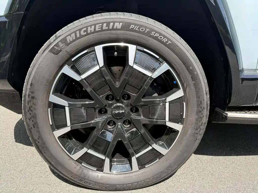 Fangchengbao Leopard 8 8 2025 Luxury 7 мест