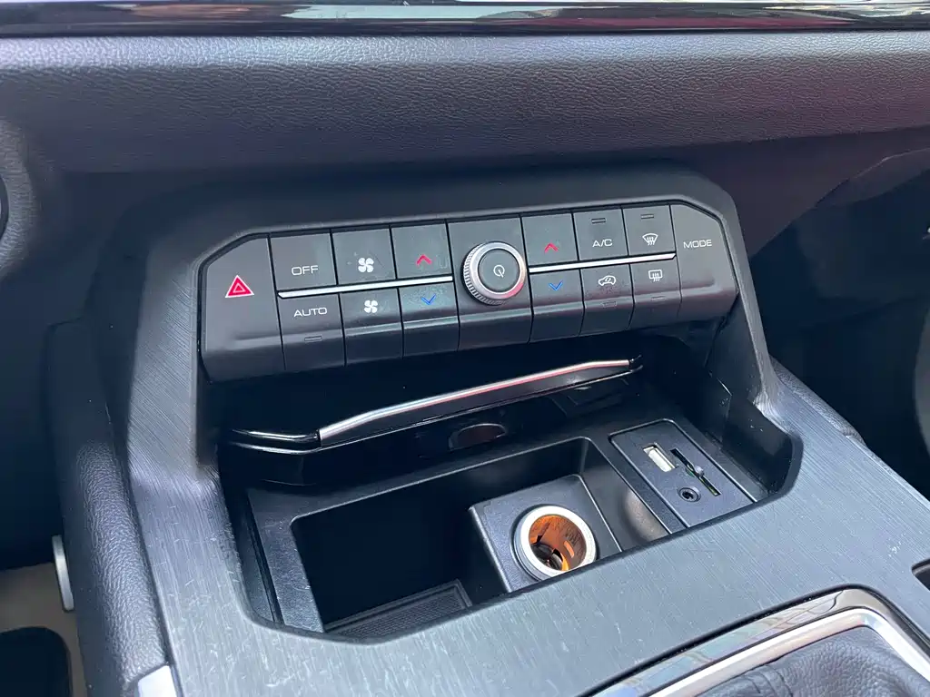 Wey Wey VV5 — миниатюра 11