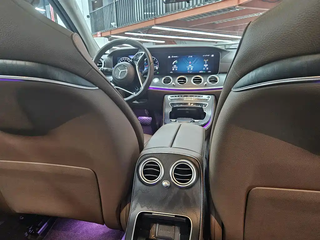 Mercedes-Benz E-Class — миниатюра 8